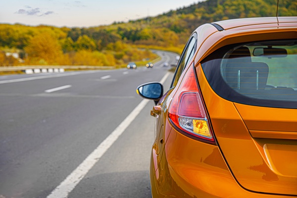 How to Choose a Safer Place to Stop When Your Car Develops a Problem